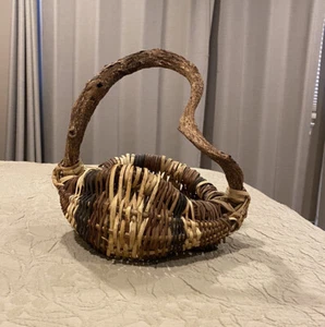 RARE Antique Buttocks  Basket Unusual Twisted Handle - Picture 1 of 12