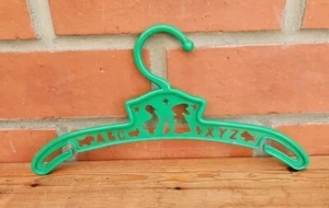 Vintage Retro 1970s Small Child's Green Plastic Alphabet Coat Hanger - Picture 1 of 13