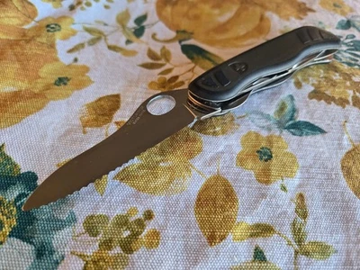 Lote: Navaja suiza Victorinox Soldier Sentinel & Alox Farmer Foto 1 de 4