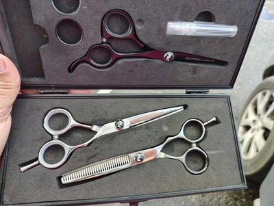 KIT DE TIJERAS TIJERAS DE PELO PROFESIONAL PAUL MITCHELL 3 PIEZAS 5.5 6.0 Y TEXRURIZADOR Foto 1 de 4