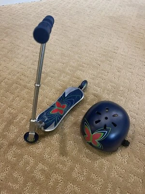 American Girl Doll - Lindsey's Scooter & Helmet Set - Retired in 2002 - Image 1 of 3