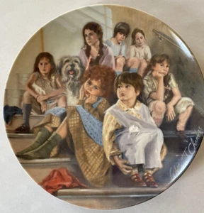Annie Collector's Plate " Annie and the Orphans," - Picture 1 of 2