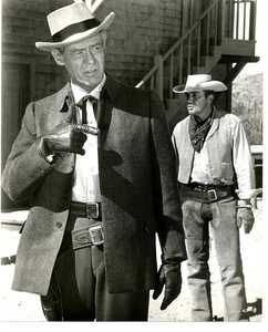 HOUR OF THE GUN 1967 #8 Robert Ryan  - Picture 1 of 2