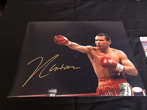 JULIO CESAR CHAVEZ Autographed 11x14 Photo - Exclusive Legend!!! - Picture 1 of 5