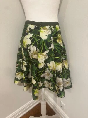 Oscar De La Renta Green Floral Skirt Size 2 - Image 1 of 4
