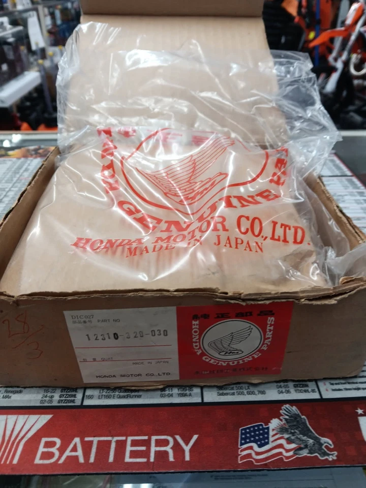 CUBIERTA CULATA HONDA 12310-329-030 XL250 NUEVA NUNCA ABIERTA Foto 1 de 2