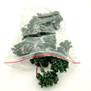 Zuganlage Modell N HO Spur 3" x 2" dunkelgrüne Bäume NEU in Packung insgesamt 20 - Bild 1 von 5