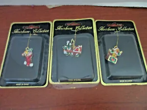 3 COLECCIONES DE RELIQUIAS MINI ADORNOS/DIJES NAVIDEÑOS~Enganche, tren, juguete~NUEVO EN PAQUETE - Imagen 1 de 4