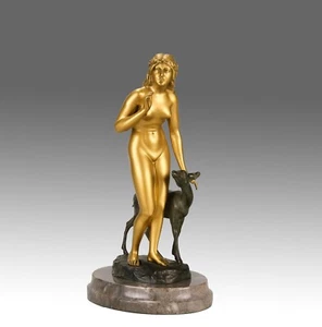 Studio Art Nouveau in bronzo dorato dal titolo "Donna e cervo" di Perrot - Foto 1 di 11
