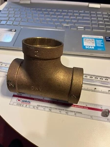 Ein Messing 2" x 2" x 2" T-Shirt, 90 Grad, Schweiß auf - Bild 1 von 1