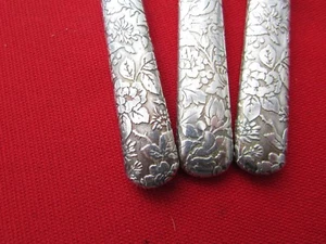 Lote de 3 cuchillos de cena 1886 con patrón Brocade de Rogers Bros plato de plata 9 1/4" - Imagen 1 de 12