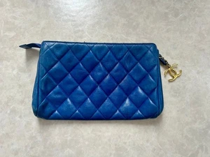 Bolso sin asas Chanel de piel de cordero raro de Francia azul vintage unisex - Imagen 1 de 12