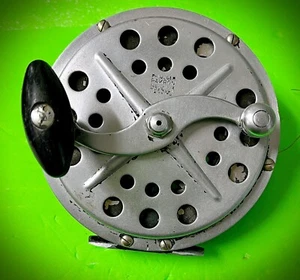 Schöne Vintage Pflueger Salzwasserrolle mit Stahlschnur Pakron Nr. 3178 - USA - Bild 1 von 6