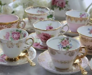 Nicht übereinstimmende Vintage Teetassen & Untertassen - 4er Set - Mystery Mismatched China - Bild 1 von 17