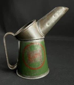 WAKEFIELD CASTROL VINTAGE MOTOR OIL JUG ½ PINT POURER PETROL CAN GARAGE DISPLAY - Foto 1 di 13