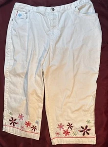 C&B Crop Hose Gr. 20 W weiß rosa Blumen Stretch Capri feminin Cottagecore - Bild 1 von 9