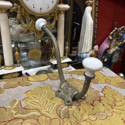 ancienne patere en laiton et porcelaine de porte manteau epoque 1900 - Photo 1/4