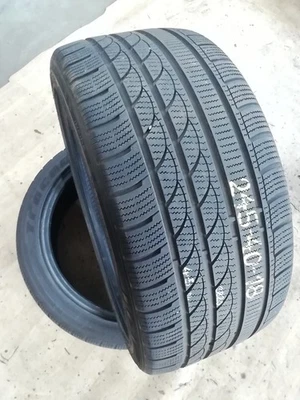 2x Winterreifen, 245/40 R18, 97V, Tracmax Ice Plus, S210 - Bild 1 von 4