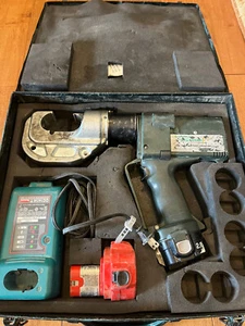 Greenlee Gator EK1240 electric Battery Hydraulic 12 Ton Crimper with case - Picture 1 of 7