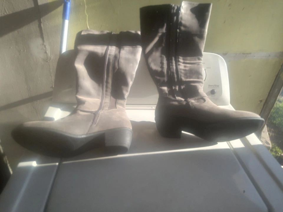 Botas Torrid Gris Doble Cremallera Hebilla Largo Medio  Foto 1 de 1