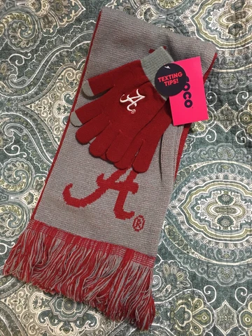 University of Alabsma Crimson Tide Scarf and Glove set - NWT Cover