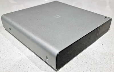 Ubiquiti UniFi Cloud Key Gen2 Plus controller ibrido con HDD da 1 TB (UCK-G2-PLUS) - Immagine 1 di 4