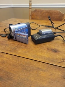 Panasonic PV-GS9 Camcorder With Battery and Charger Mini Dv - Picture 1 of 6