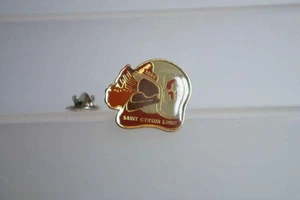 * Pin's Pin - SAPEURS POMPIERS 1884 SAINT CYR SUR LOIRE CASQUE F1 - Imagen 1 de 1