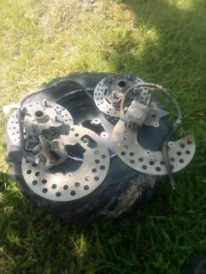 Yamaha Grizzly 600 2000 montaje frenos delanteros Foto 1 de 4