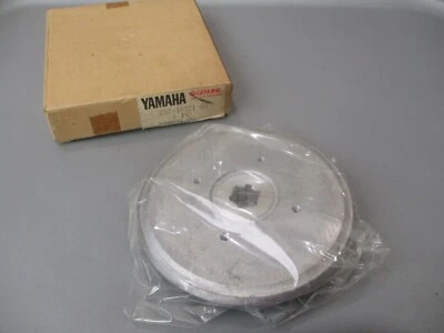 Nuevo de Lote Antiguo Yamaha OEM Embrague Boss 1971 JT1 JT1L 1972 JT2 JT2MX 257-16371-00 Foto 1 de 2