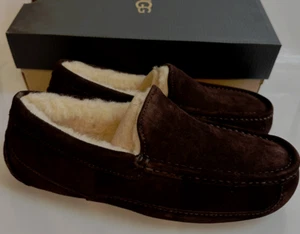 UGG Herren 8 Espresso Ascot Mokassin Hausschuhe ~ NEU im Karton - Bild 1 von 10