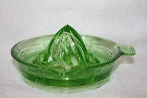 Small Depression Glass tab handled Criss-Cross green Reamer - Picture 1 of 6