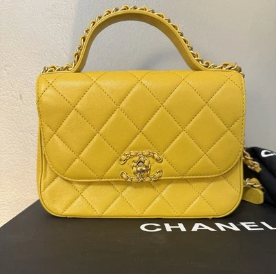 Bolso Chanel Cadena Infinity Asa Superior Piel de becerro Pequeño Amarillo Foto 1 de 4