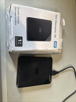 WD Elements SE 1 TB Portable External Hard Drive WDBEPK0010BBK-WESN - Image 1 of 2