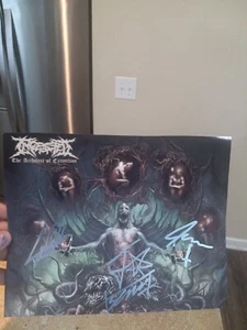 Foto firmada por músicos de banda de rock metal ingeridos 8x10 - Imagen 1 de 1
