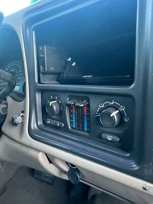 Interruptor selector de aire acondicionado usado se adapta a: camioneta Chevrolet Silverado 2500 2004 con manual de aire acondicionado Foto 1 de 4