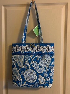 Vera Bradley Beuteltasche 13 x 14 blau Lagunenmuster drei Innentaschen 12" Griffe Neu mit Etikett - Bild 1 von 12