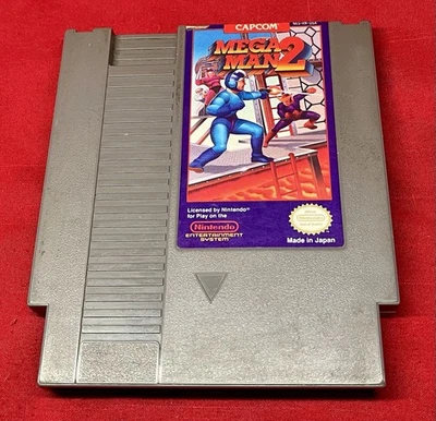 Картридж с классической видеоигрой Mega Man 2 — Nintendo NES CAPCOM 1985 NTSC-U/C - Изображение 1 из 3