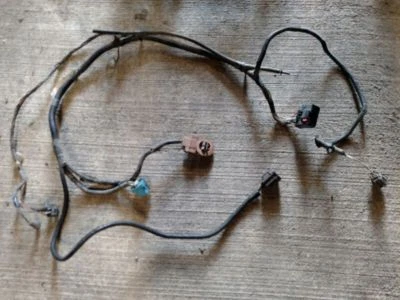 Chicote de fios para lâmpada direita #56045919AB para 2003 Dodge Ram 2500  - Imagem 1 de 4