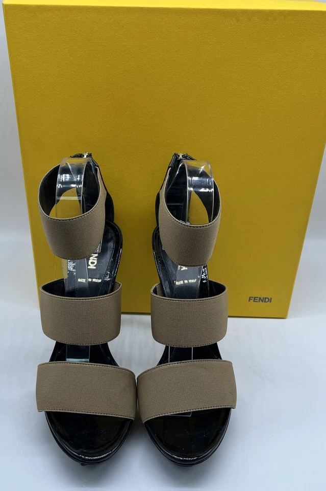 Sandalia de plataforma Fendi beige/negro 'Vernice' con tiras elásticas talla 38 Foto 1 de 4