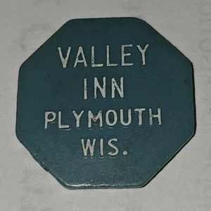 Valley Inn Plymouth WI Plastic Good For Token 15 cents (P-27) - Picture 1 of 2