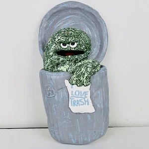 Vintage Oscar The Grouch Sesame Street Ceramic Wall Art I Love Trash Trashcan - Picture 1 of 11