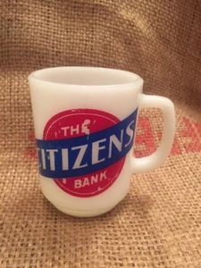 TAZZA PUBBLICITARIA ART DECO THE CITIZEN BANK ANCHOR HOCKING FIRE KING VETRO LATTE - Foto 1 di 10