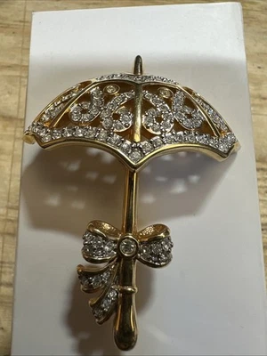 BEAUTIFUL LADIES SWAROVSKI CRYSTAL GOLD-TONE UMBRELLA BROOCH - Image 1 of 4