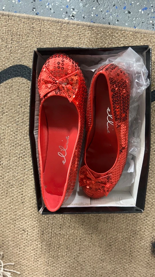 Wizard of Oz Dorothy's Ruby Red Slippers/Shoes PLATS Costume Shoes 2214 Meduim - Image 1 of 1
