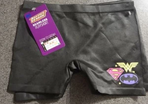 Unisex boy or Girl Seamless Play Shorts – 2 pair Size 7-10 - Batman - Picture 1 of 5