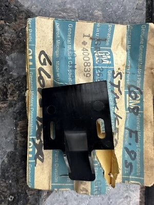 Oldsmobile Cutlass 442 1968 H/O Hurst Olds guantera Striker nos GM 400839 Foto 1 de 3