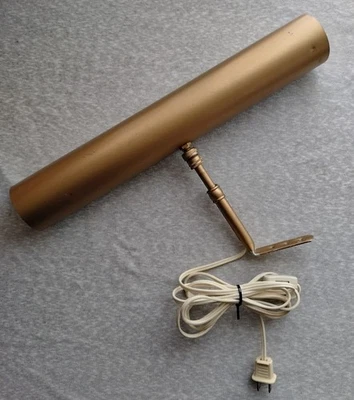 VINTAGE BRASS TONE ADJUSTABLE DOUBLE 14" WALL MOUNT CORDED PICTURE / ART LIGHT - Image 1 of 4