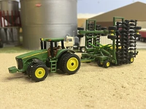 1/64 Ertl John Deere 8220 tractor w/1990 CCS Air Seeder - Picture 1 of 5