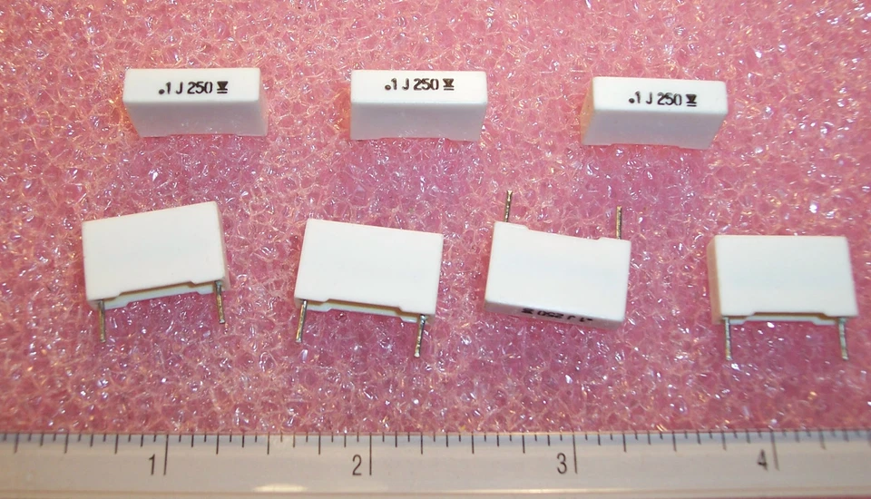 QTY (100) .1uf 250V 5% RADIAL METALLIZED BOX FILM CAPACITORS 160-104J250 MALLORY - Image 1 of 1